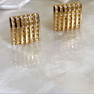 Avon Gold Tone Open Trellis Elegant Clip On Earrings 3/4” vintage